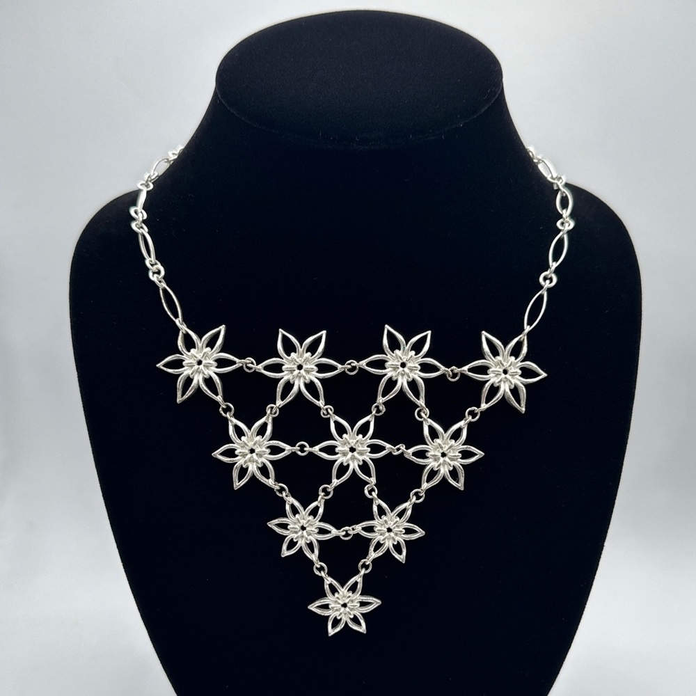 Vintage Givenchy Silver Tone Floral Necklace #173‎